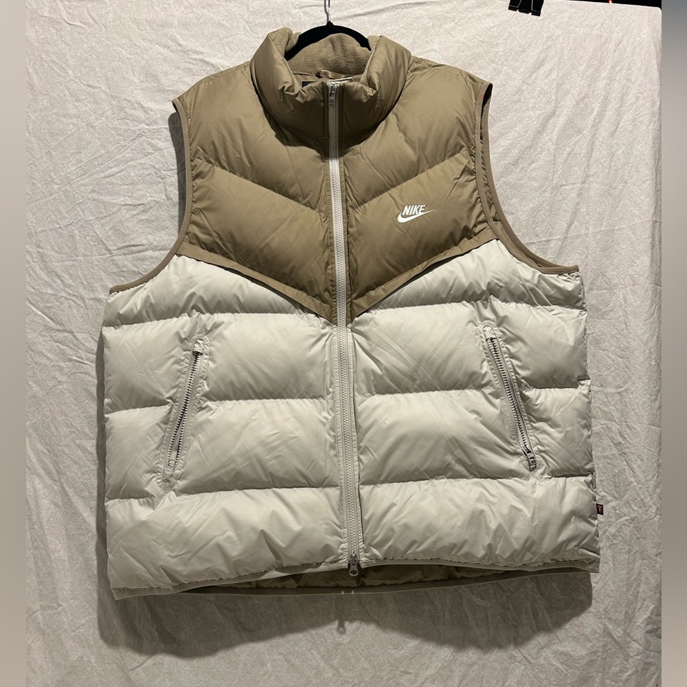Nike puff vest
Size XXL